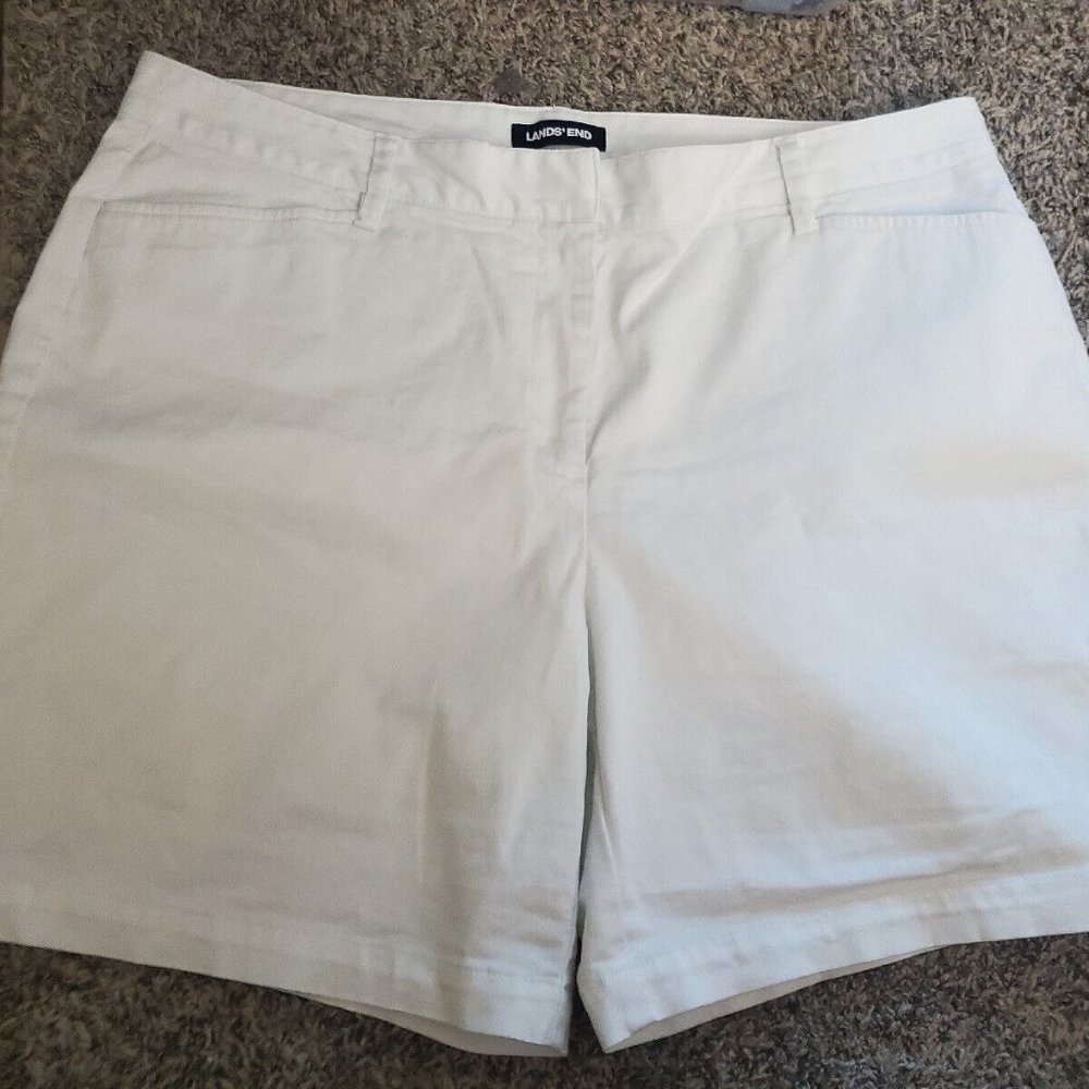 Lands' End Women's Plain Front Chino Shorts, Mid RIse, 10", White, NWT
